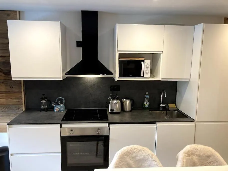 Apartment 1650 Moriond - 2 Double Bedroom Near Snow Front Courchevel