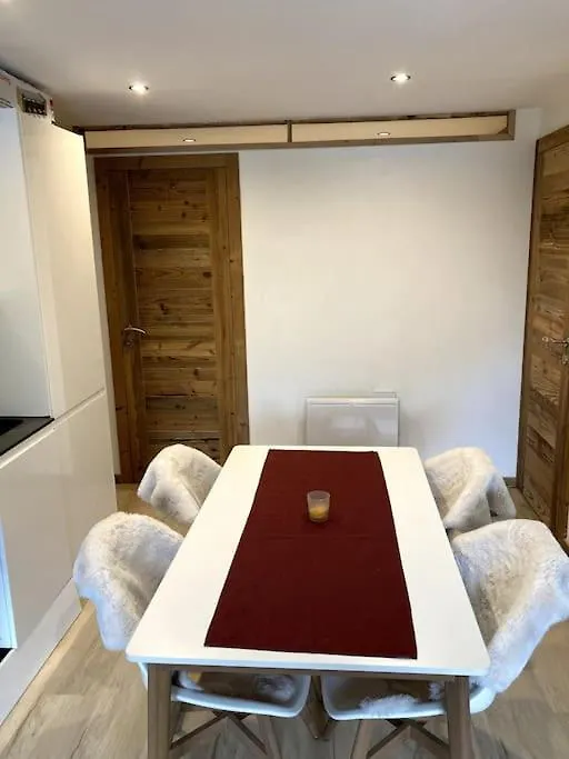 Apartment 1650 Moriond - 2 Double Bedroom Near Snow Front Courchevel Frankreich