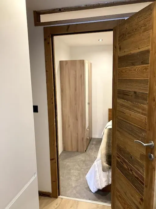 1650 Moriond - 2 Double Bedroom Near Snow Front Courchevel